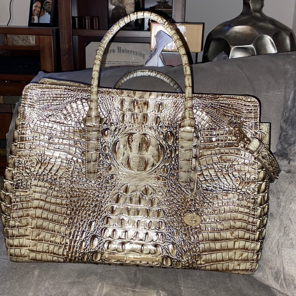 Brahmin large tote 16x12
